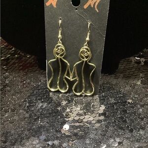 Elegant Gold Wire Art Form Earrings